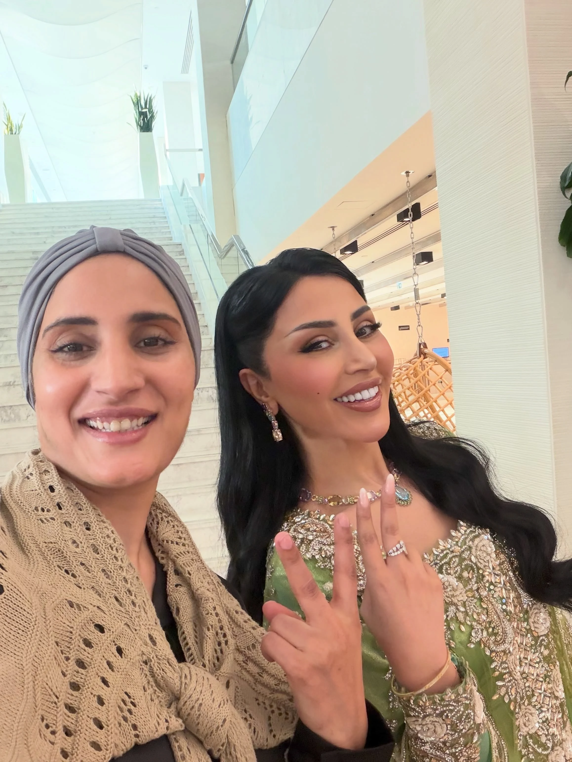 Kiki with a client